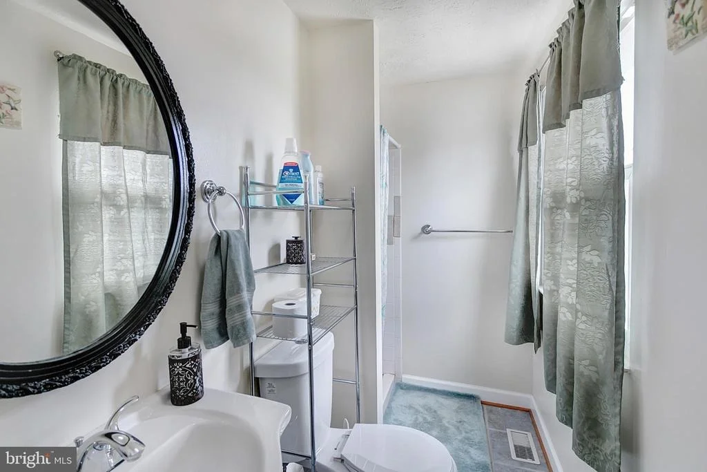 Photo of 1800 LAWNVIEW DRIVE