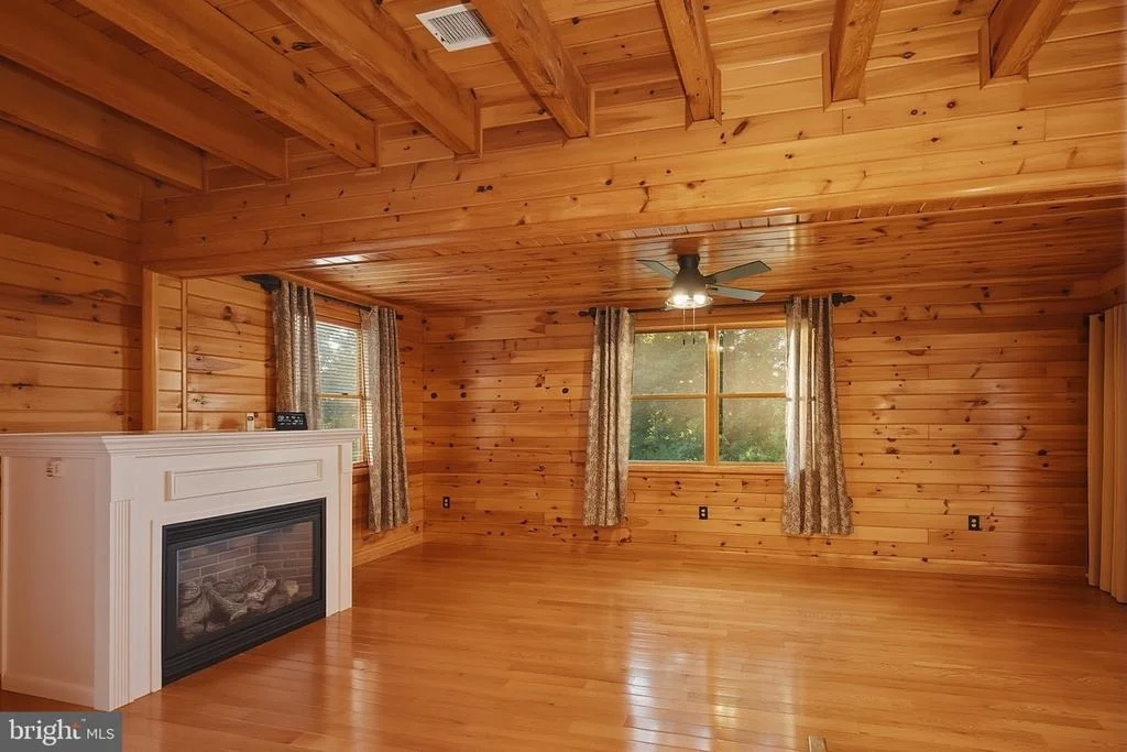 Photo of 253 GLEANINGS DRIVE