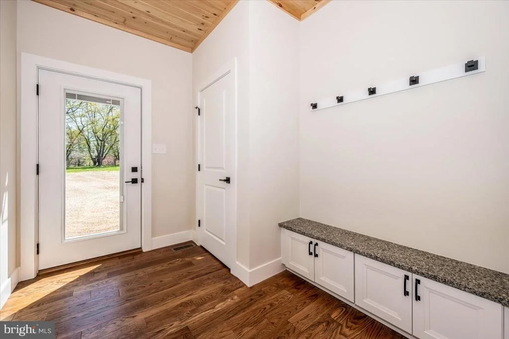 Photo of 460 SHADE TREE LANE