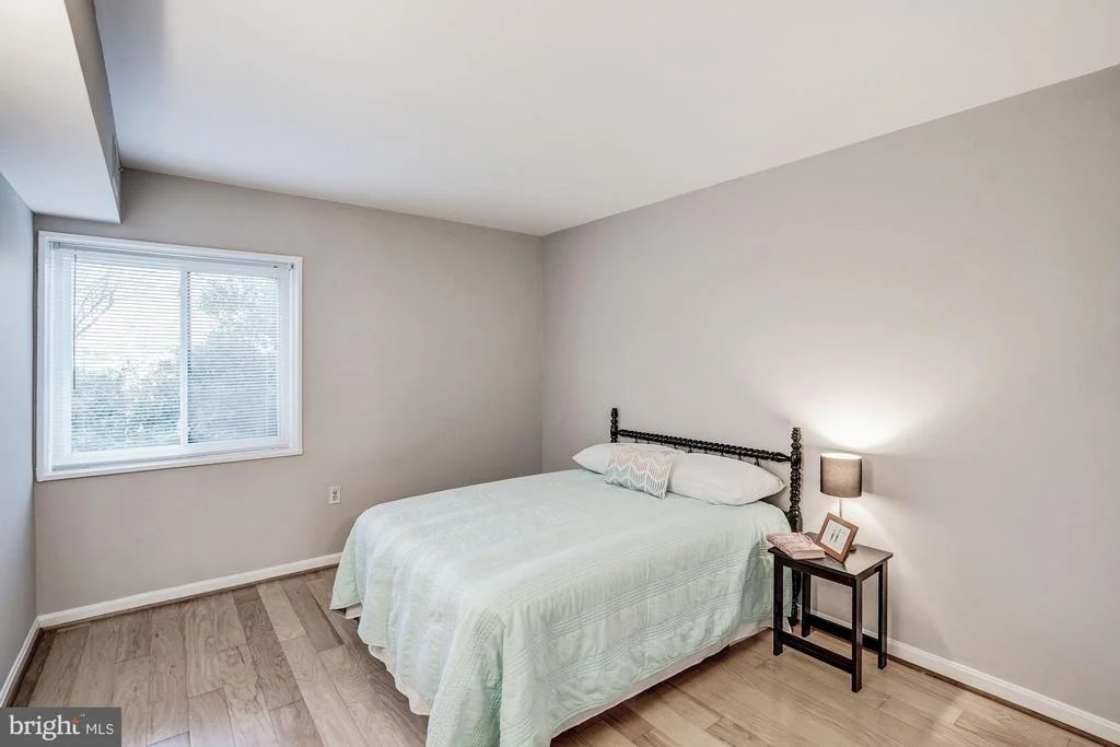 Photo of Unit 1A at 1540 NORTHGATE SQUARE