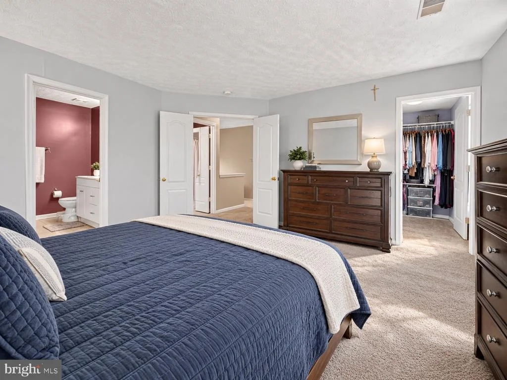 Photo of 5435 SIR DOUGLAS DRIVE