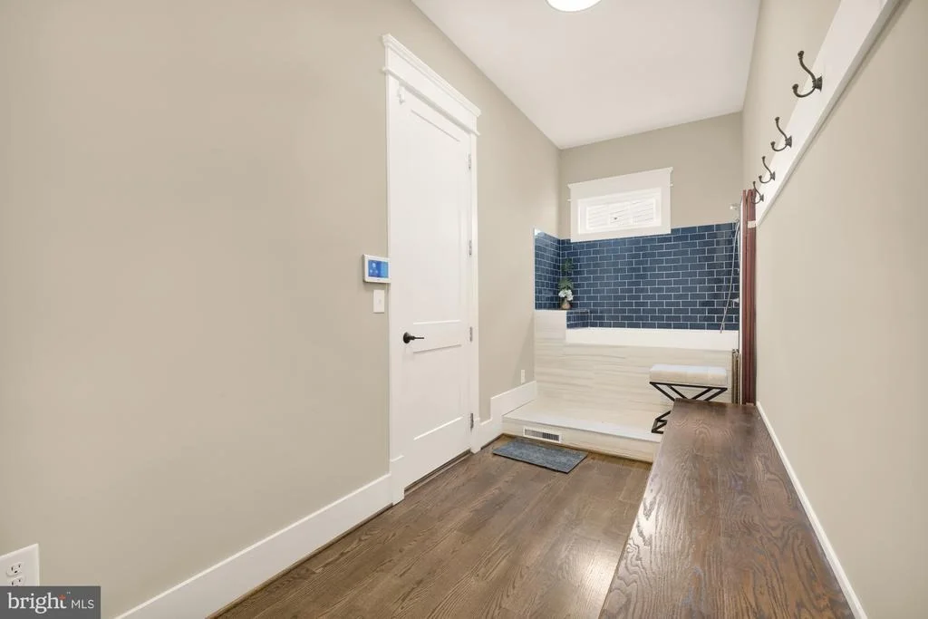 Photo of 10602 OAK PLACE