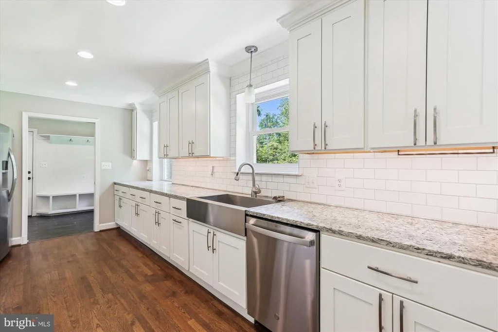 Photo of 813 MIDLAND ROAD