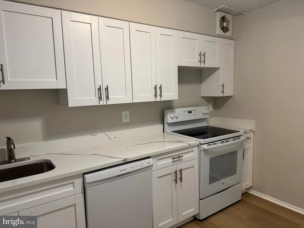 Photo of Unit 2620 at 15107 INTERLACHEN DRIVE