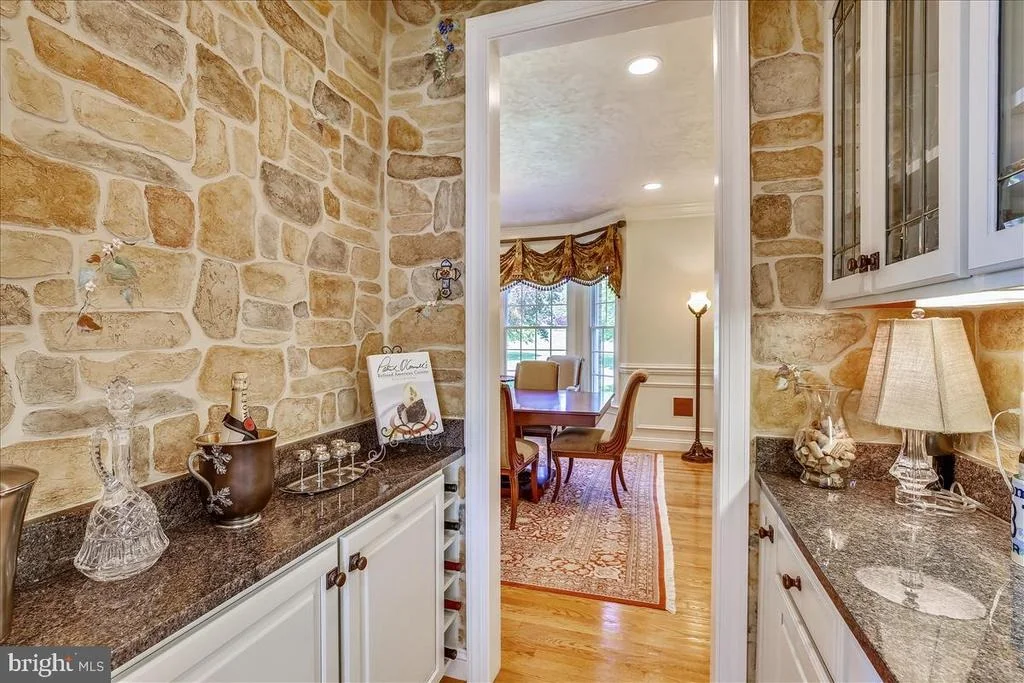 Photo of 21129 GOLF ESTATES DRIVE
