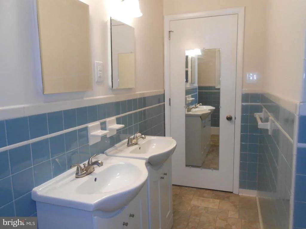 Photo of 6212 APPLETOWN ROAD