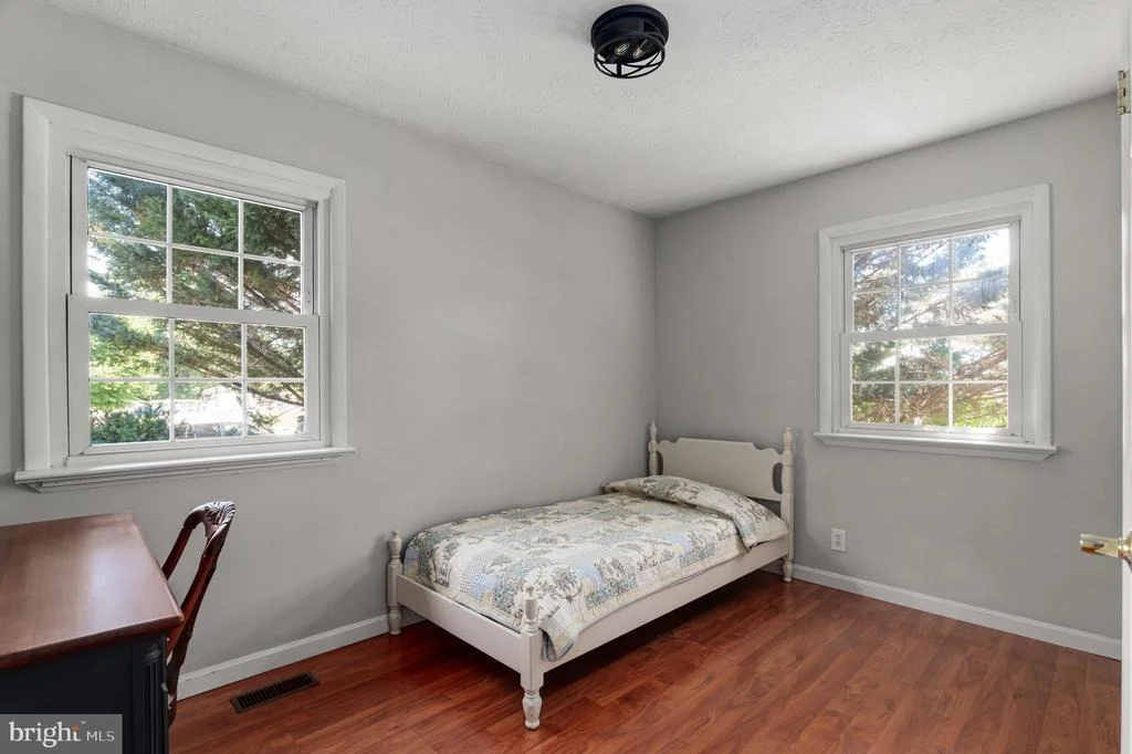 Photo of 100 HUNTCREST CIRCLE