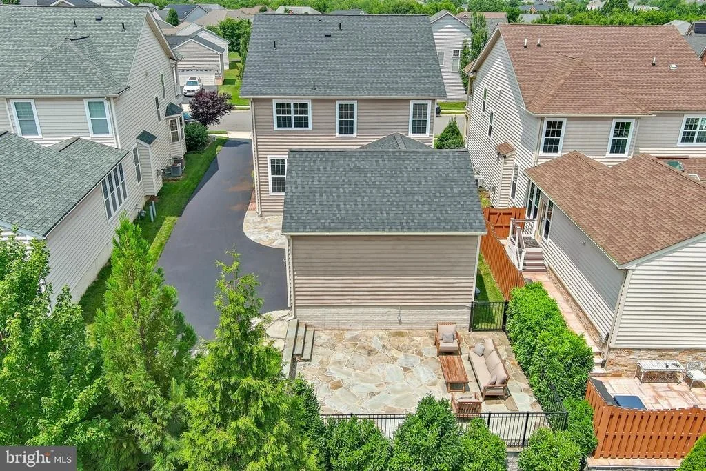 Photo of 43245 BARNSTEAD DRIVE