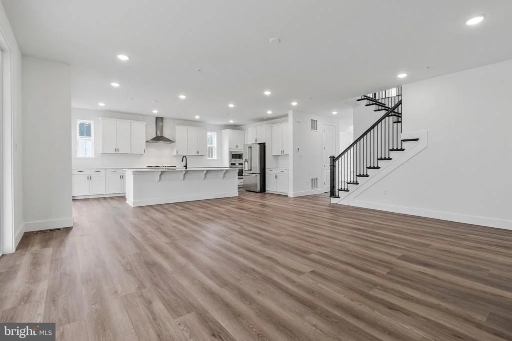 Photo of 2000 ARAM DRIVE