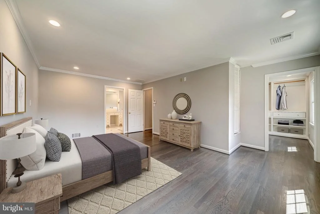 Photo of 6202 NETHERCOMBE COURT
