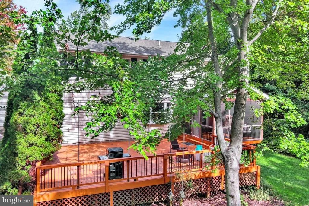 Photo of 1292 SWAN DRIVE