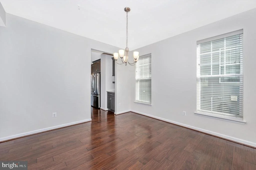 Photo of 8420 CLIFFVIEW LANE