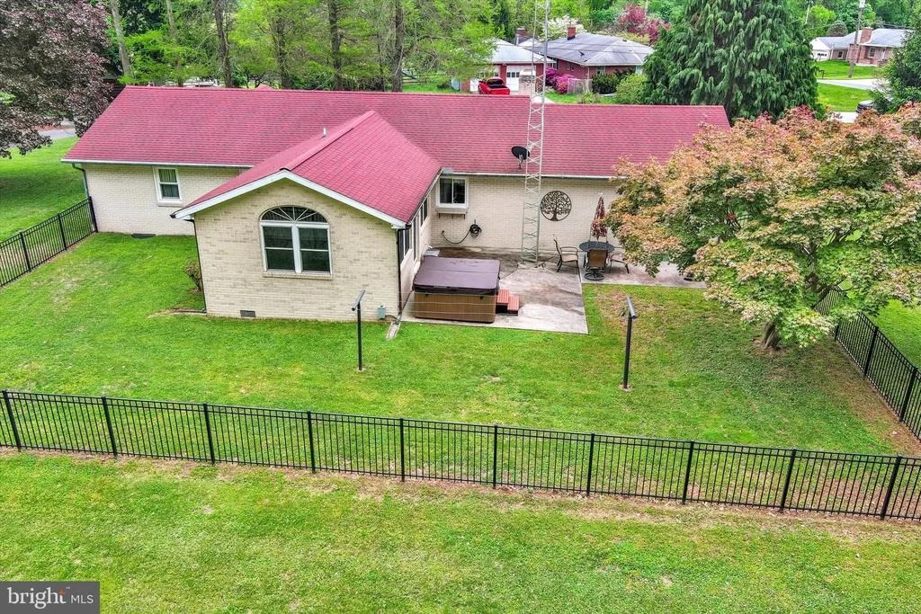 Photo of 1609 FAIRMOUNT ROAD