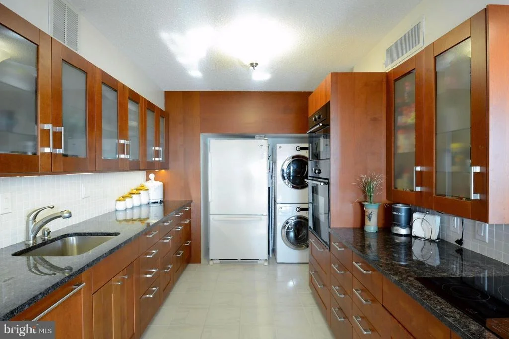 Photo of Unit 1002 at 5904 MOUNT EAGLE DRIVE