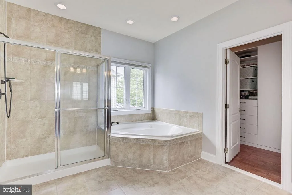 Photo of 44221 RIVERPOINT DRIVE