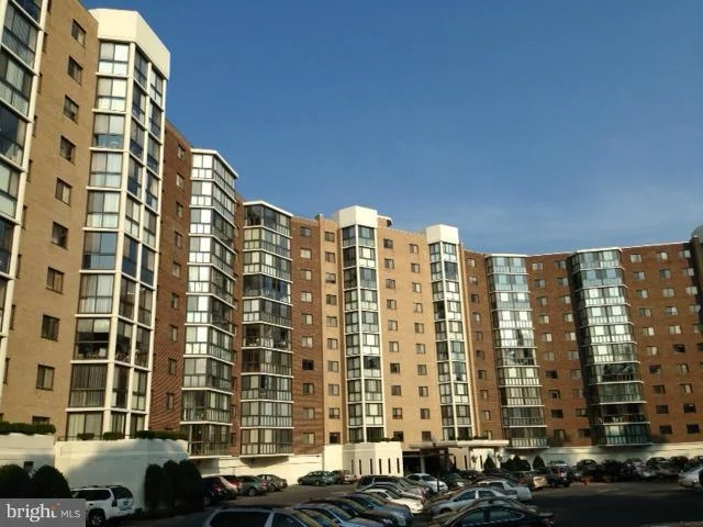 Photo of Unit 3318 at 15115 INTERLACHEN DRIVE