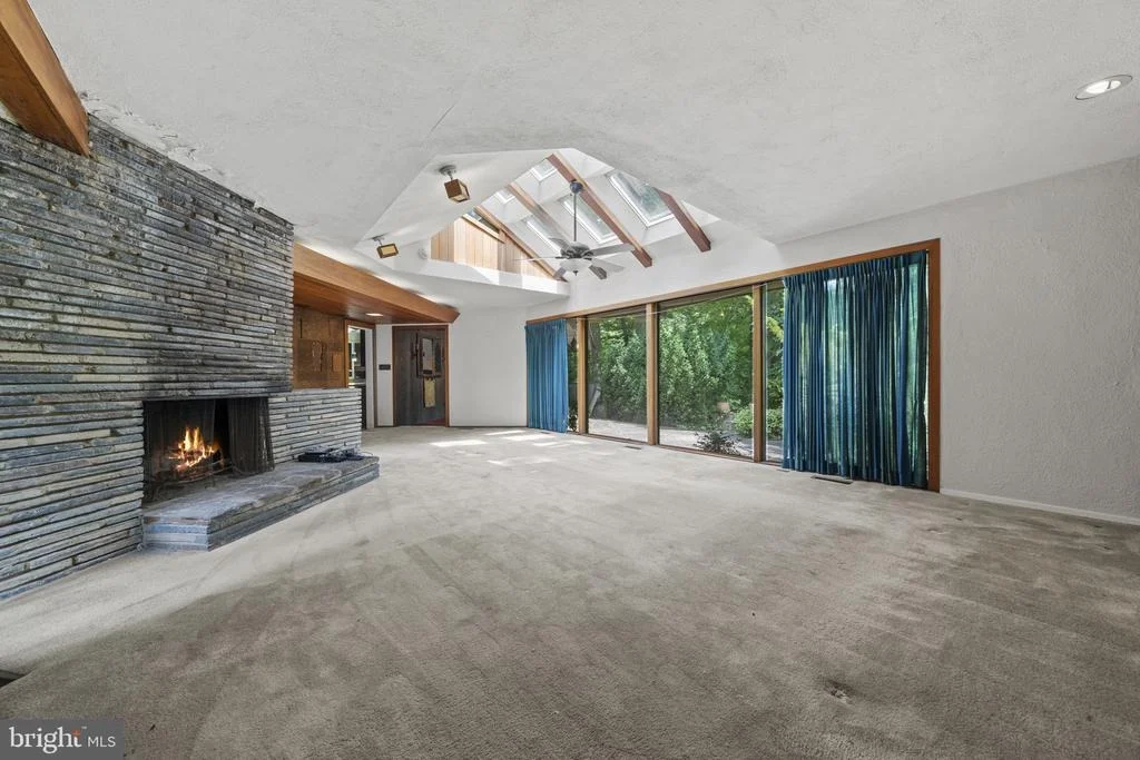 Photo of 2 BUTTONWOOD LANE