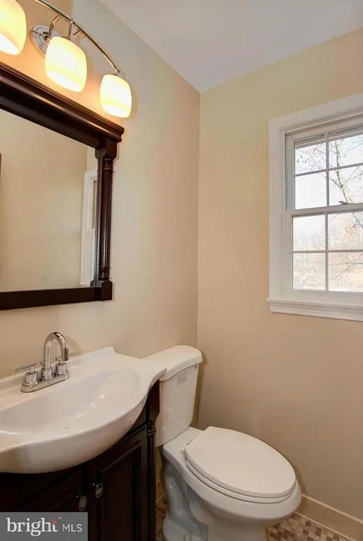 Photo of 7110 DEVONSHIRE ROAD