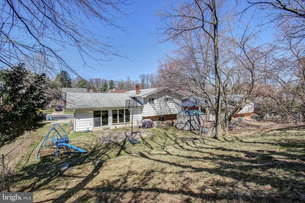 Photo of 906 LAMBERTON DRIVE