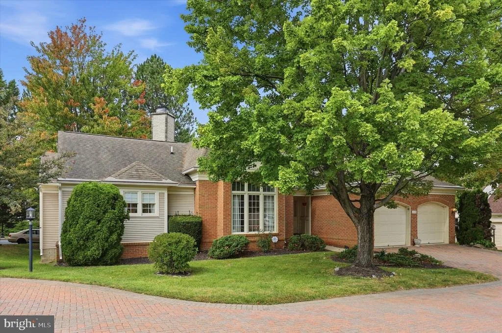Photo of 2429 BEAR DEN ROAD