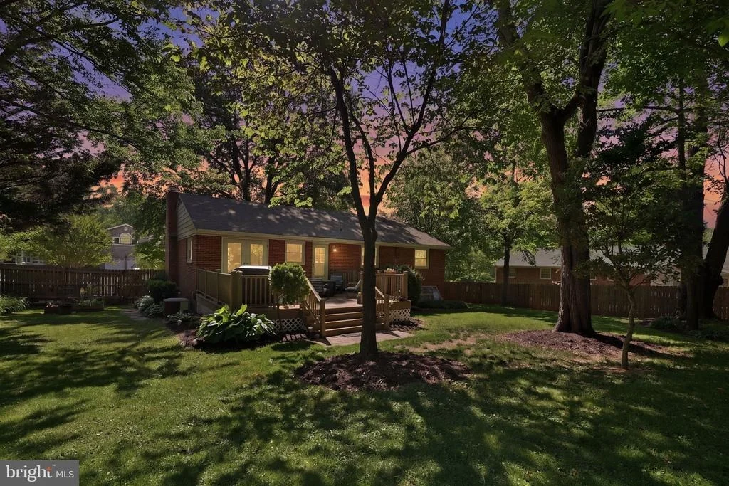 Photo of 5414 QUEENSBERRY AVENUE
