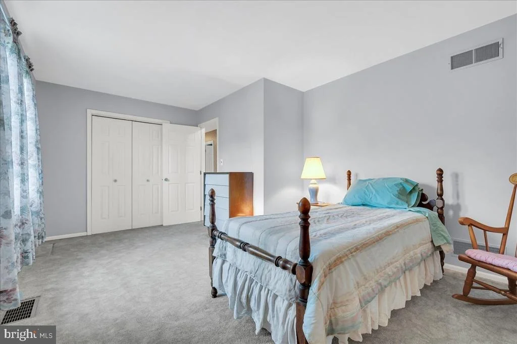 Photo of 47 TENBY CHASE DRIVE