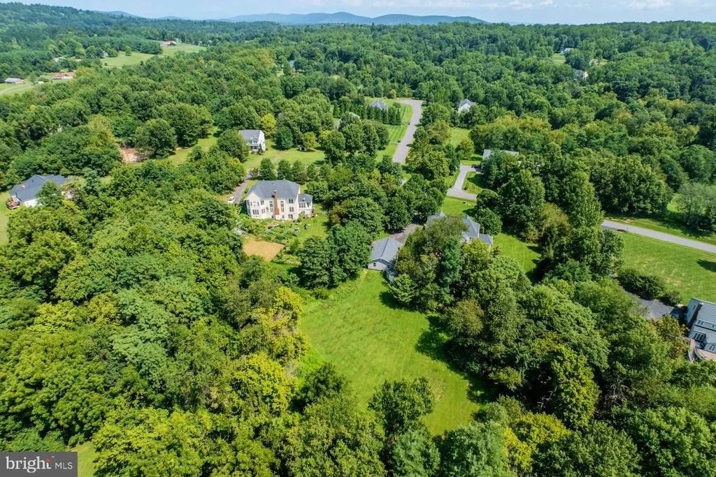 Photo of 17301 ROUNDMONT PLACE