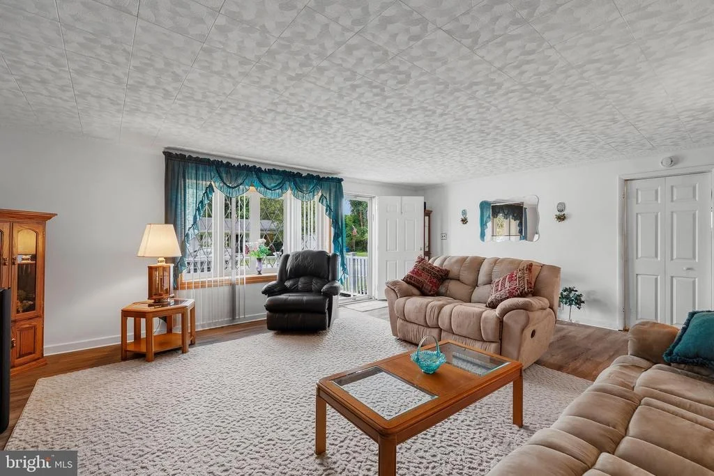 Photo of 5608 HUNTSMOOR ROAD