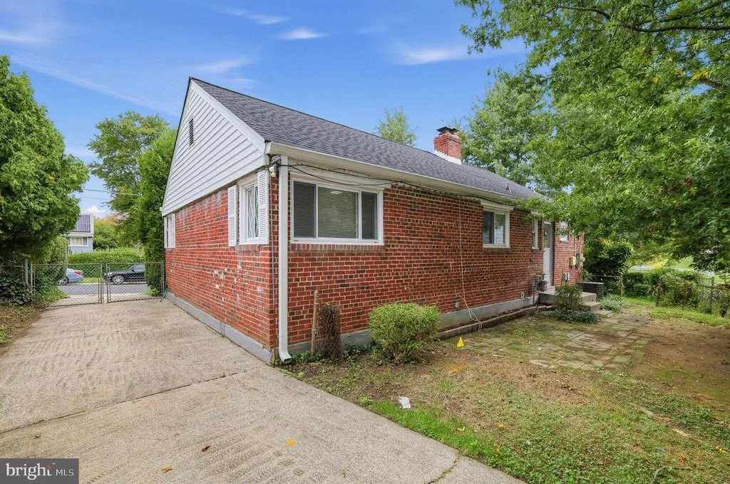 Photo of 2400 EUGENE STREET