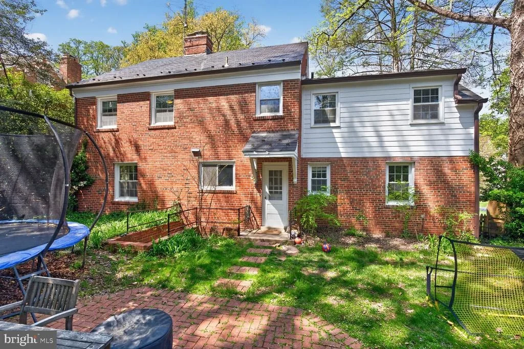 Photo of 7215 ROLLINGWOOD DRIVE