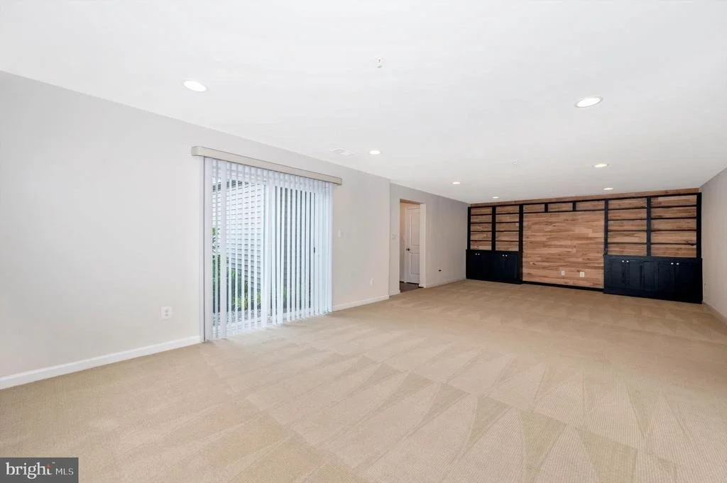 Photo of 8420 CLIFFVIEW LANE
