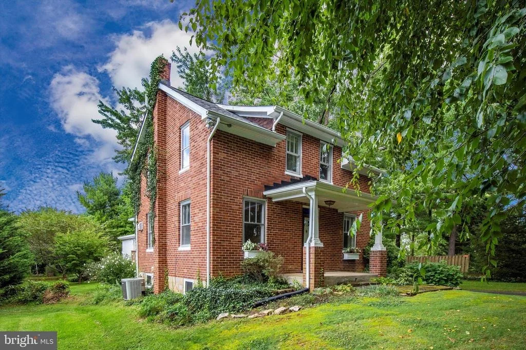 Photo of 1661 SHOOKSTOWN ROAD