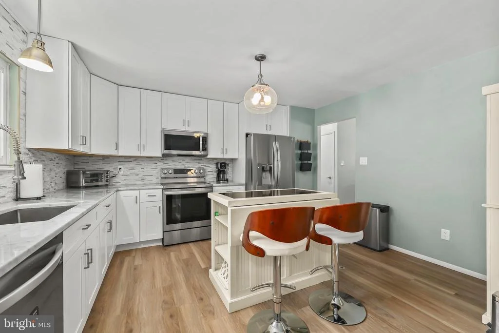 Photo of 16008 FAIRWAY DRIVE