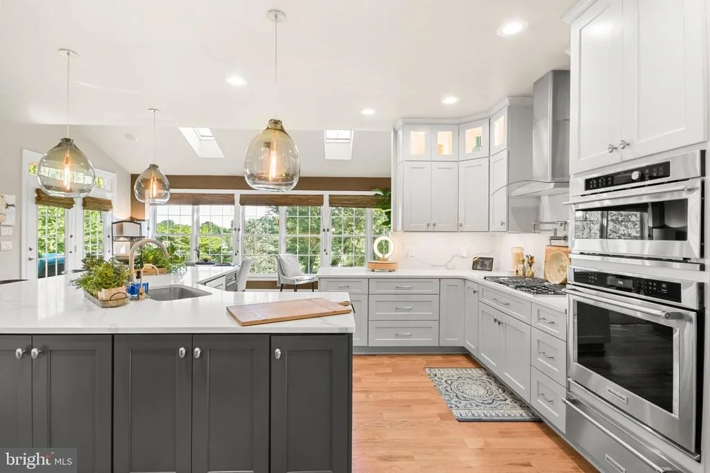 Photo of 4606 MOCKINGBIRD LANE
