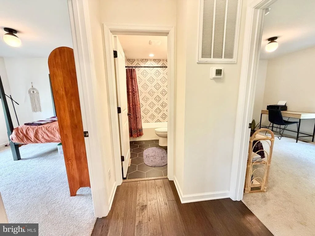 Photo of 9807 ROBERT E LEE DRIVE