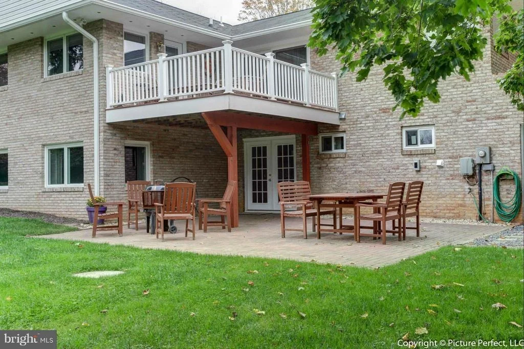 Photo of 28308 HONEYSUCKLE DRIVE