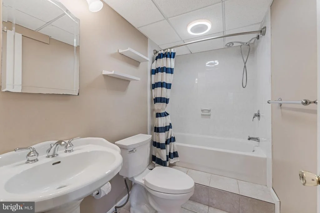 Photo of 1109 DEVON STREET