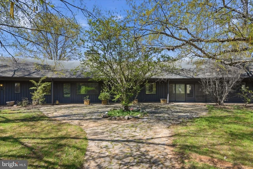 Photo of 2517 FIVE POINTS ROAD