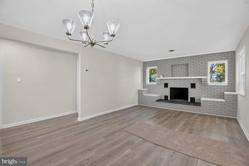 Photo of 6204 AUTH ROAD