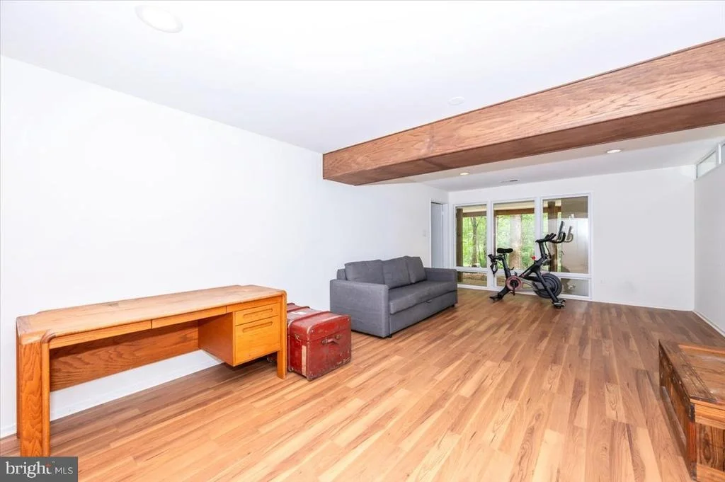 Photo of 9441 HOLBROOK