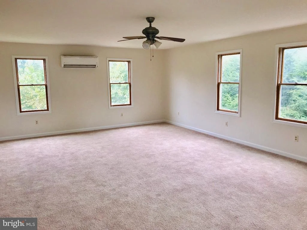 Photo of 1495 DINAHS CORNER ROAD