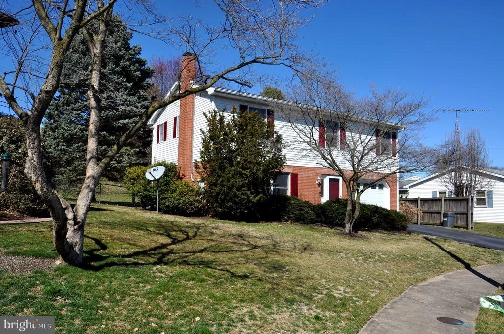 Photo of 1369 OUTER DRIVE
