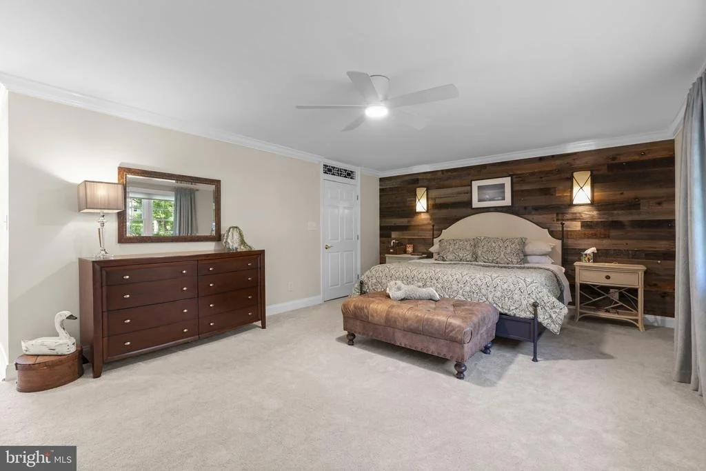 Photo of 384 EAGLE HILL ROAD