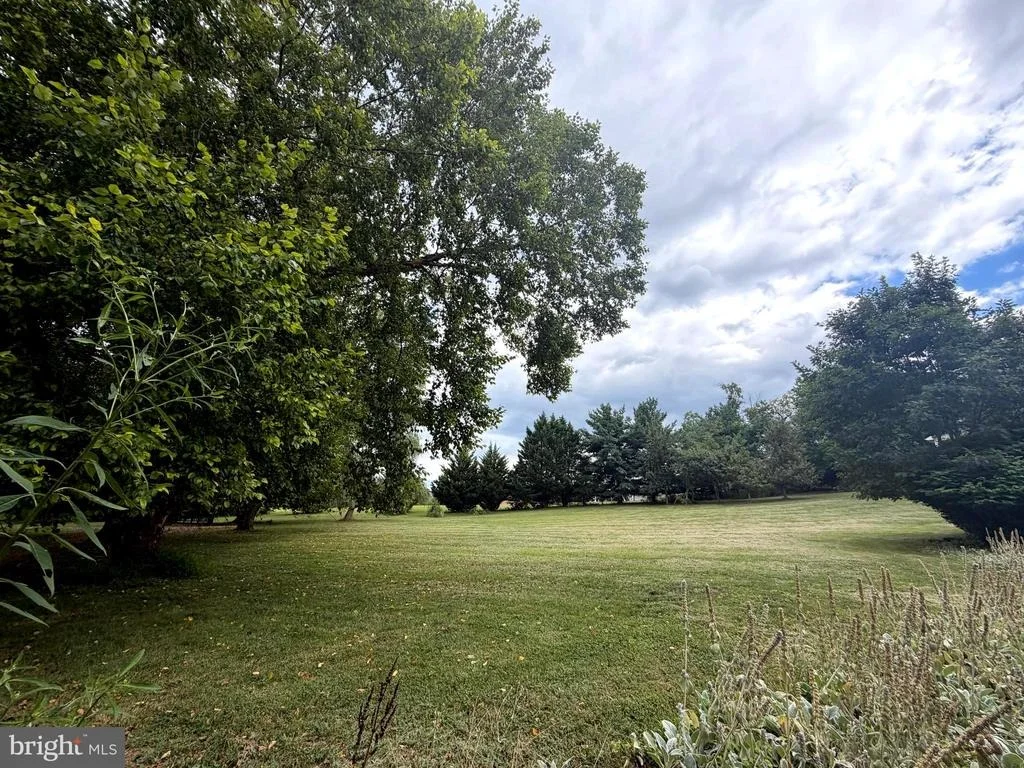 Photo of 955 STAYMAN DRIVE
