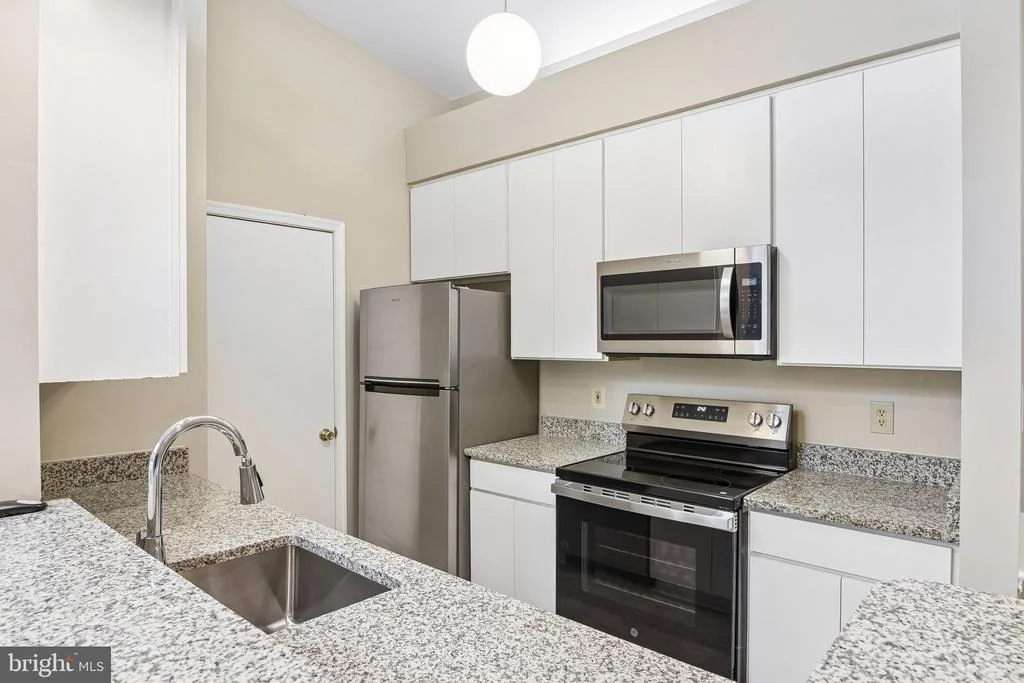 Photo of Unit 9C32 at 13701 MODRAD WAY
