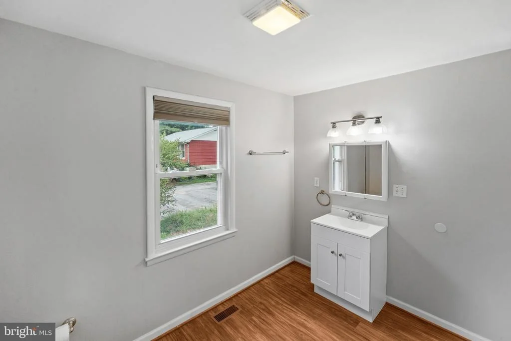 Photo of 1608 SEVERN ROAD