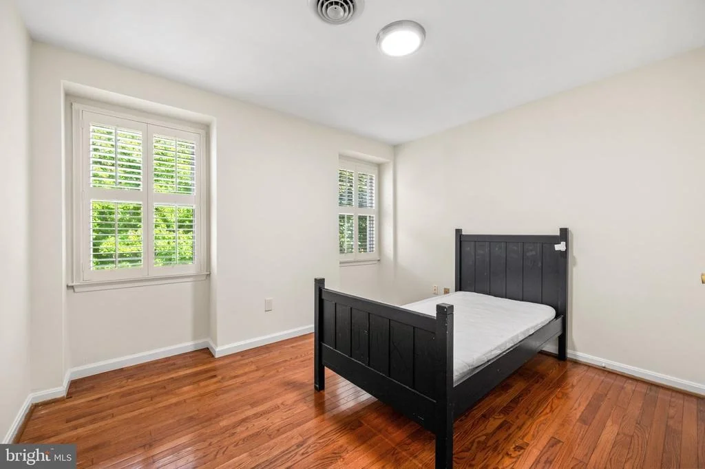 Photo of 406 LEIGHTON AVENUE
