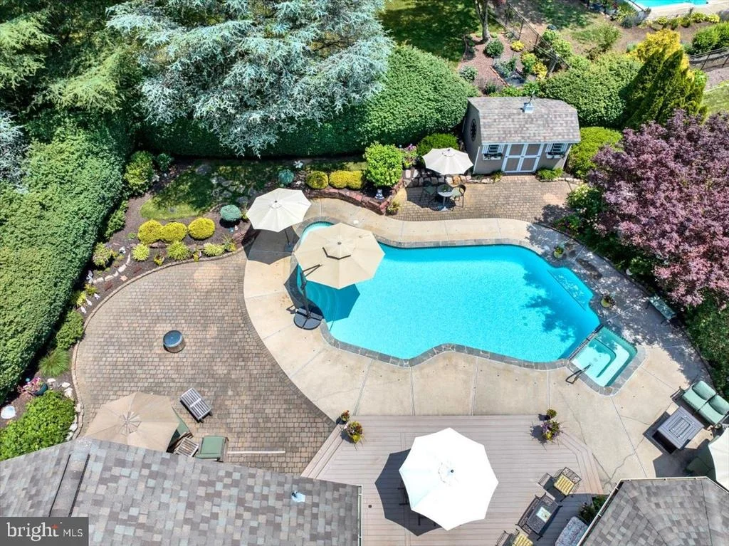 Photo of 225 LOGAN AVENUE