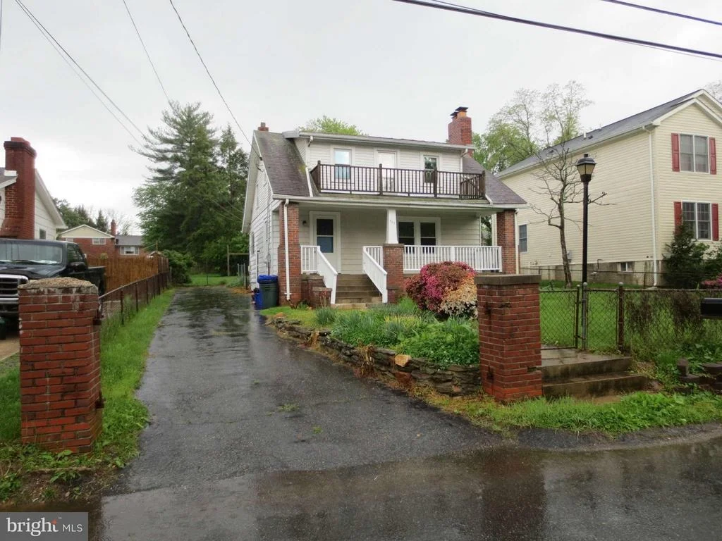 Photo of 703 HOLLYWOOD AVENUE