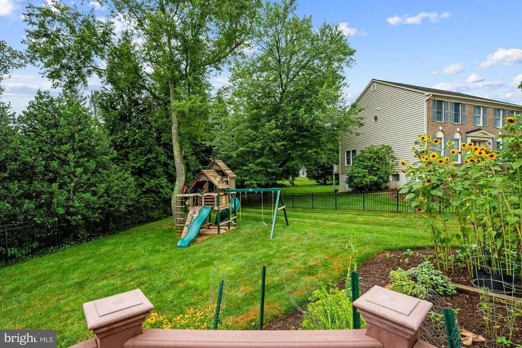 Photo of 10215 MARTINHOE DRIVE